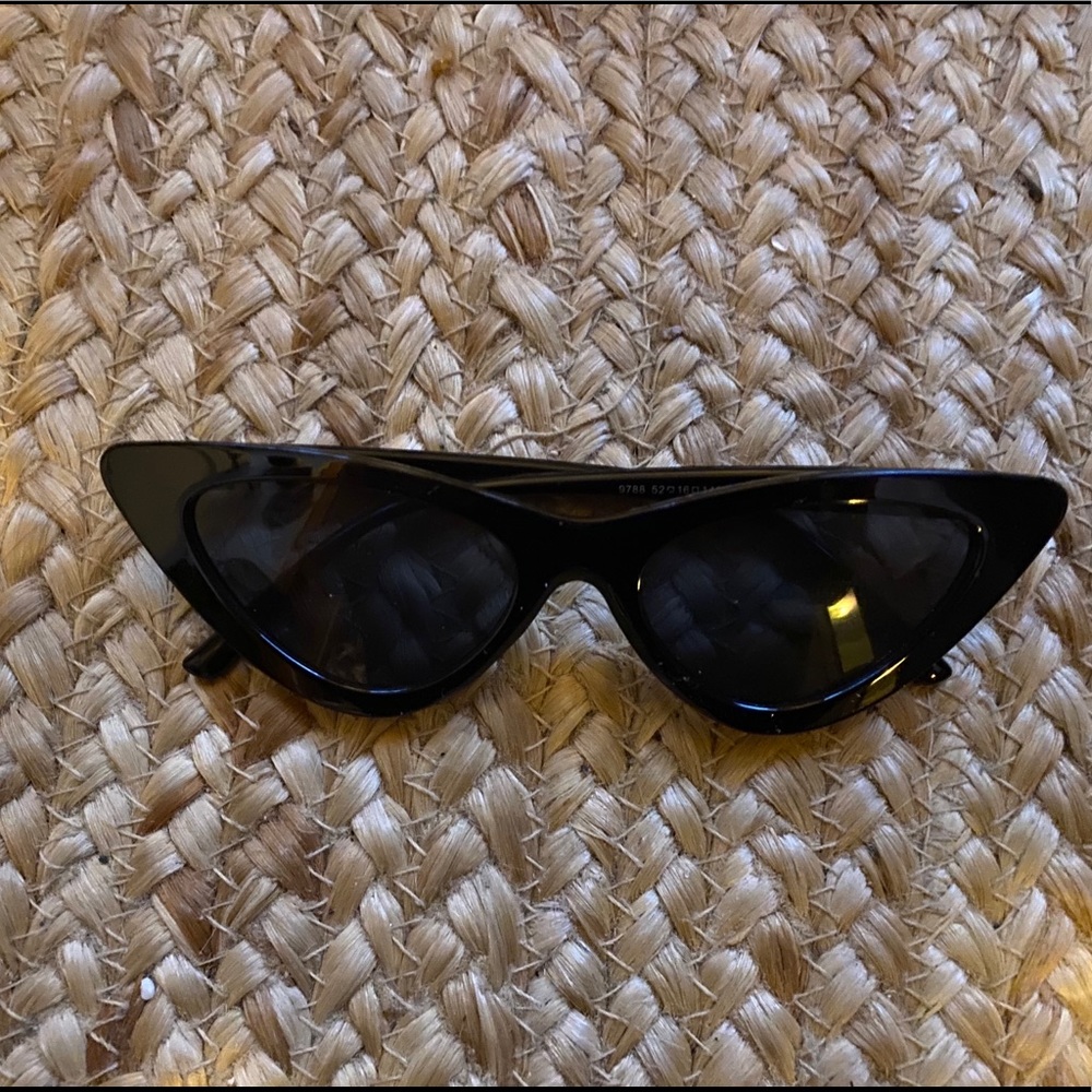 Cat eye sunglasses